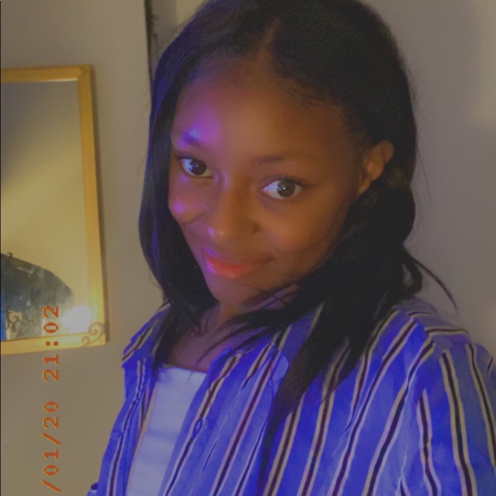 Meet your Posher, Latia